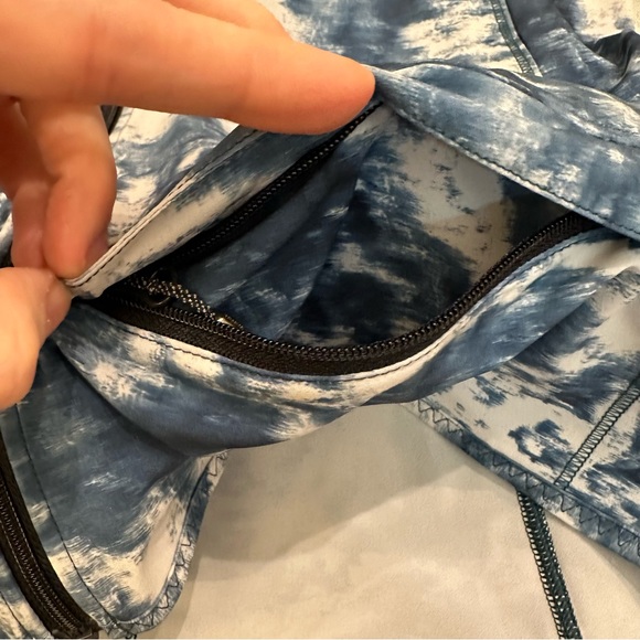 NWT Lululemon Light Speed ultralight vest blue/light gray size 8 - Picture 10 of 15